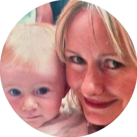 Melissa with her daughter